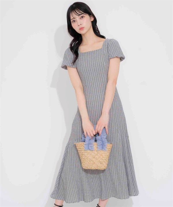 【WEB限定カラーあり】スクエアネックカットワンピース