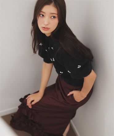 【販路限定カラーあり】シャギービジューニット(00ブラック-フリー-【販路限定カラー】)