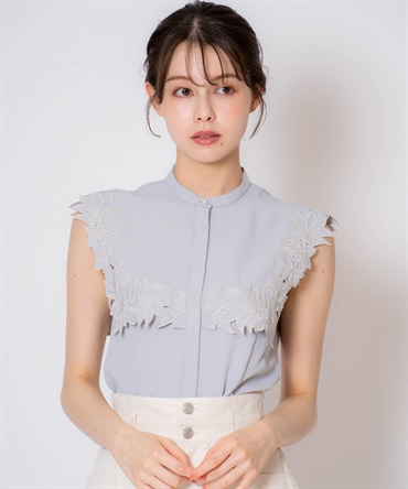 【予約】刺繍カラーブラウス(72サックス-フリー-7月下旬ごろのお届け)