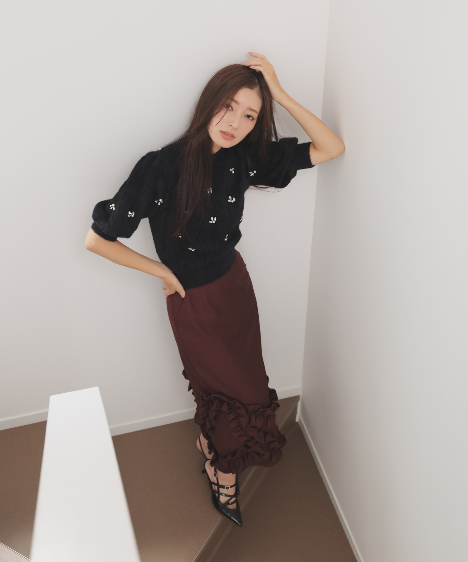 モチーフフリルタイトスカート