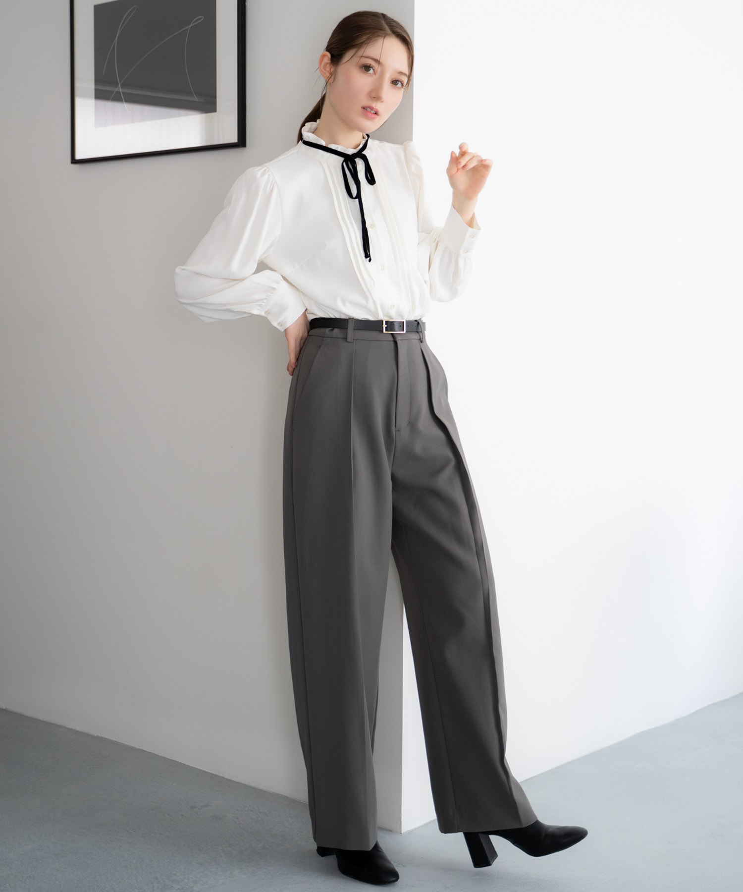 デザインベルト付きストレートパンツ(10チャコールグレー-Ｓ)