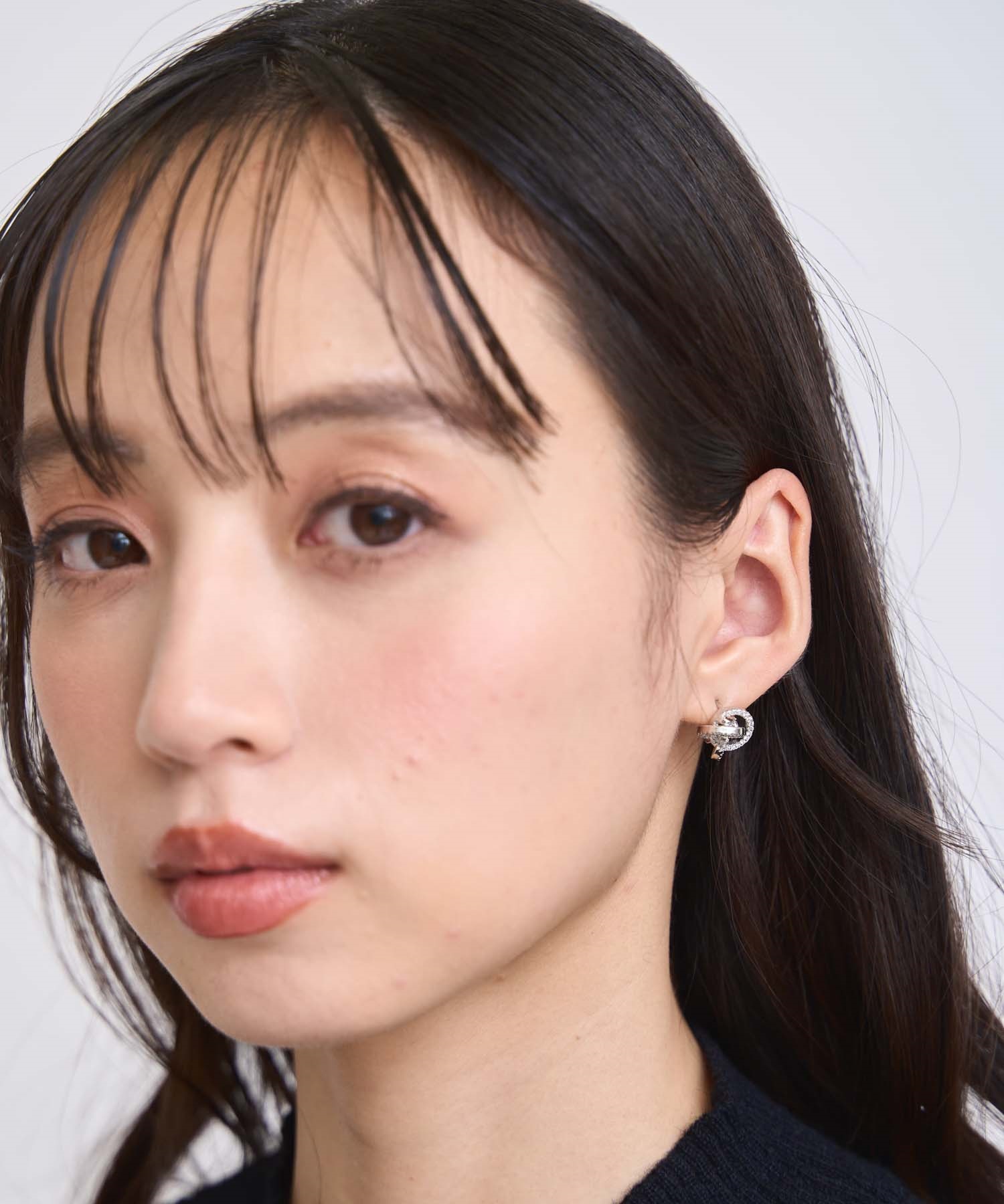 トリプルビジューピアス