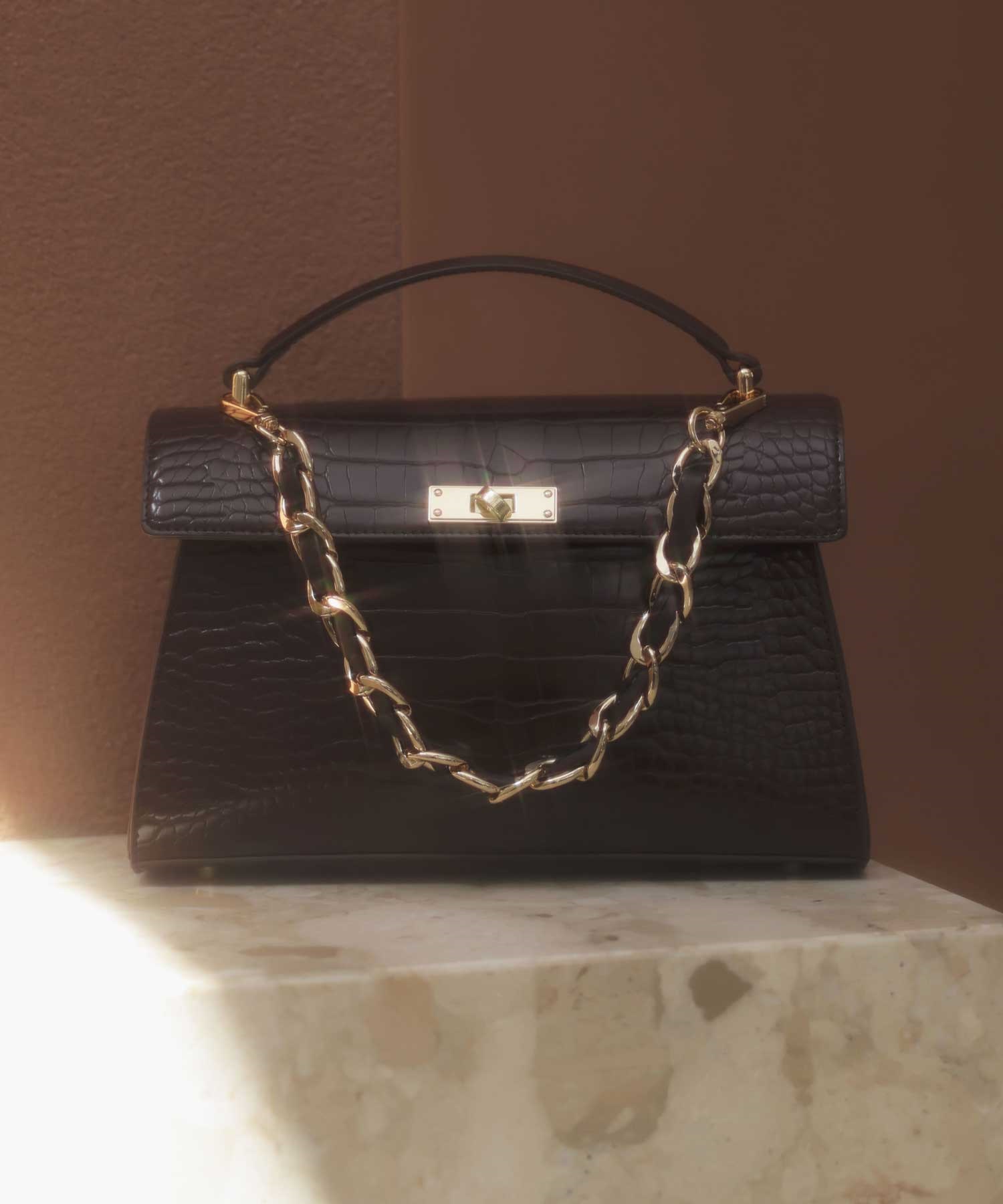 チェーンハンドルバッグ