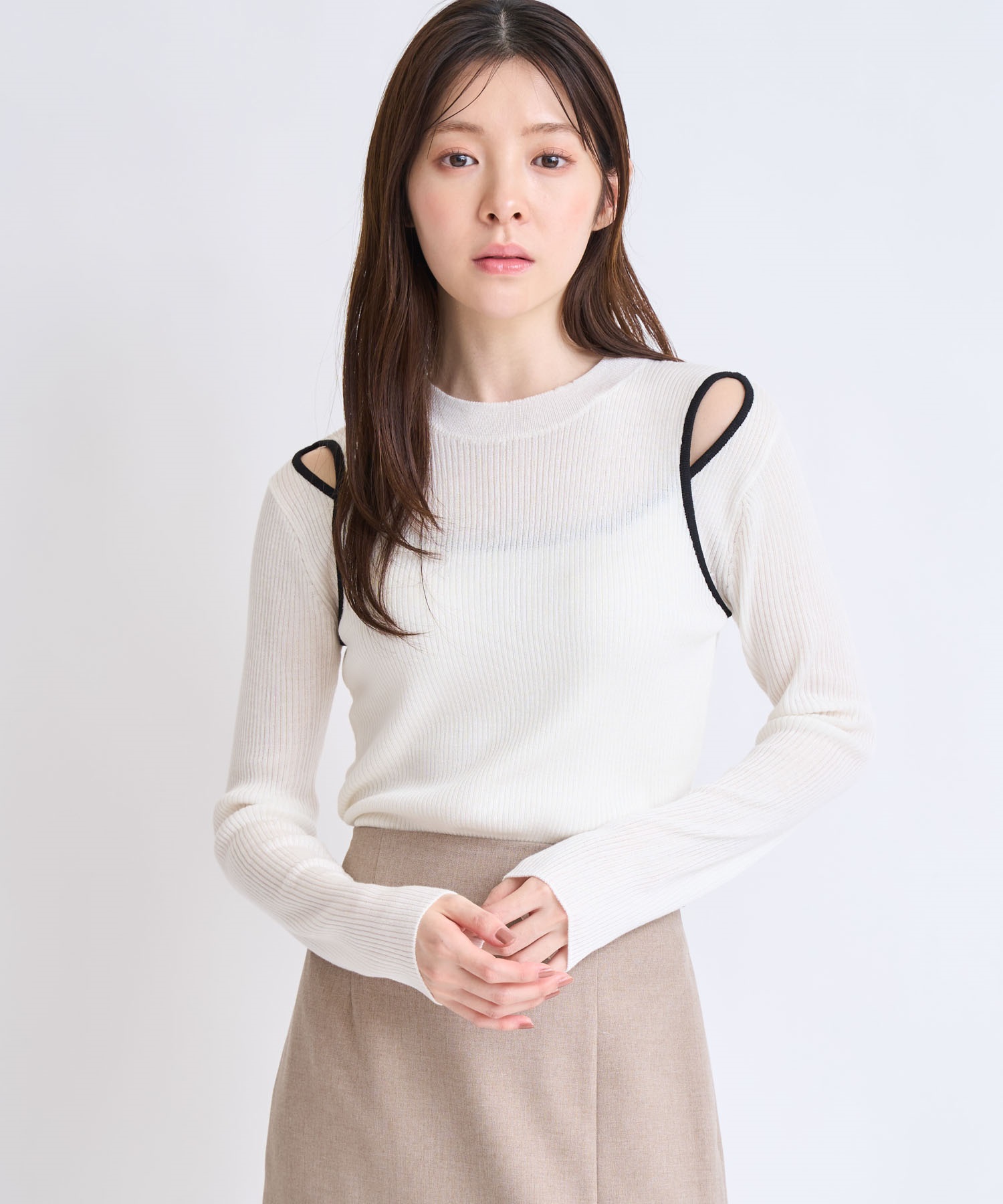 ショルダーカットニット