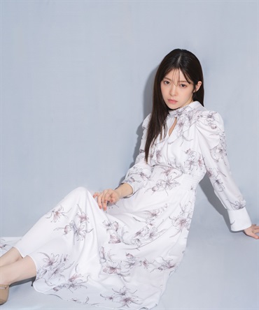 【予約】線描きフラワーワンピース(82ベージュ-Ｓ-1月中旬ごろのお届け)