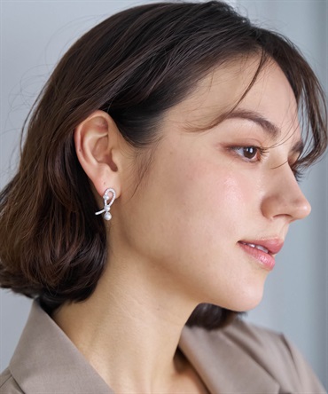 ツイストデザインパールピアス