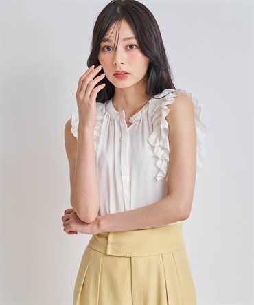 【予約】袖フリルノースリブラウス(01オフホワイト-フリー-6月下旬ごろのお届け)